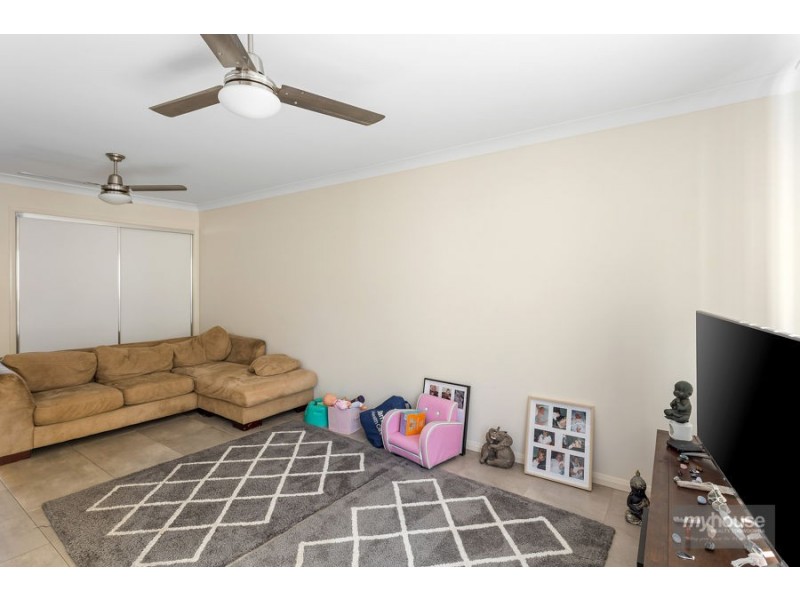 240 Bridge Street, Newtown QLD 4350