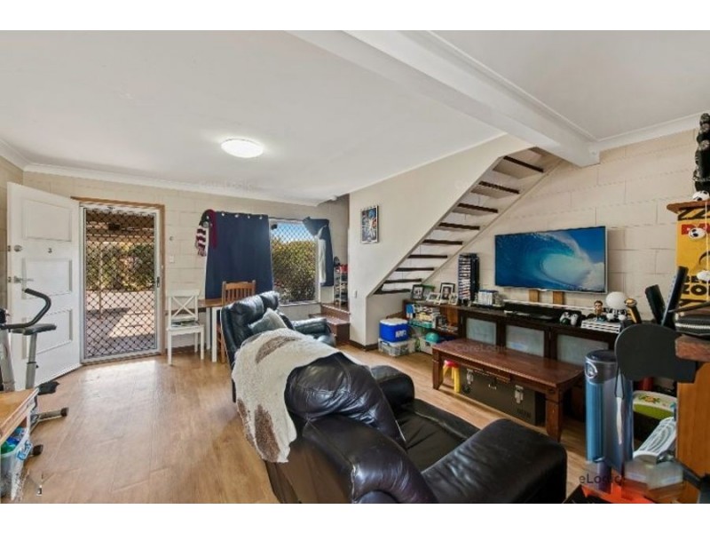 3/9 Whitefriars Street, Rockville QLD 4350