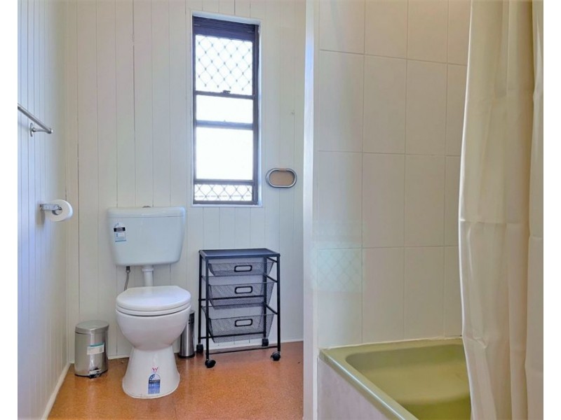 Room 1/1 Ranfurly Street, Newtown QLD 4350