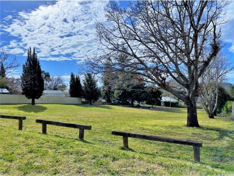 12 Ford Street, Rockville QLD 4350