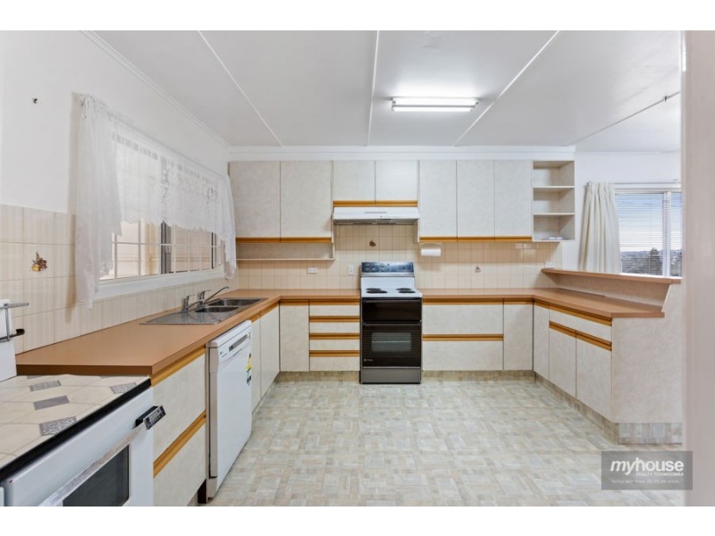 27 Hoey Street, Kearneys Spring QLD 4350