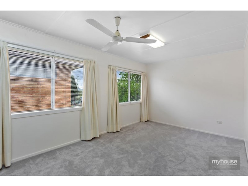27 Hoey Street, Kearneys Spring QLD 4350
