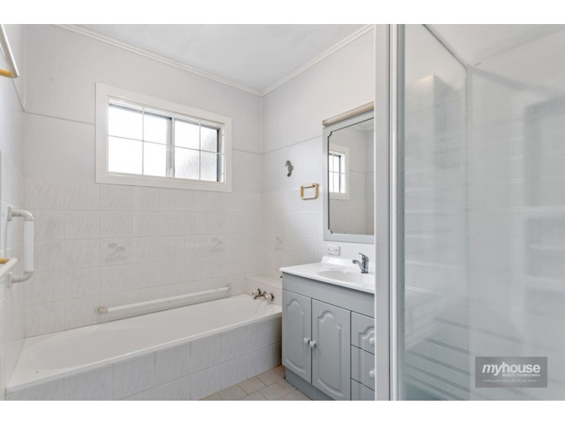 27 Hoey Street, Kearneys Spring QLD 4350