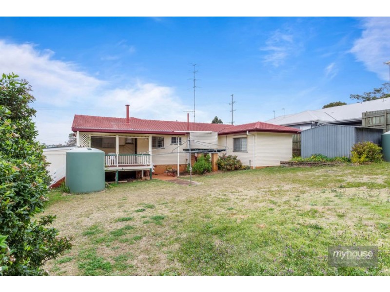 27 Hoey Street, Kearneys Spring QLD 4350