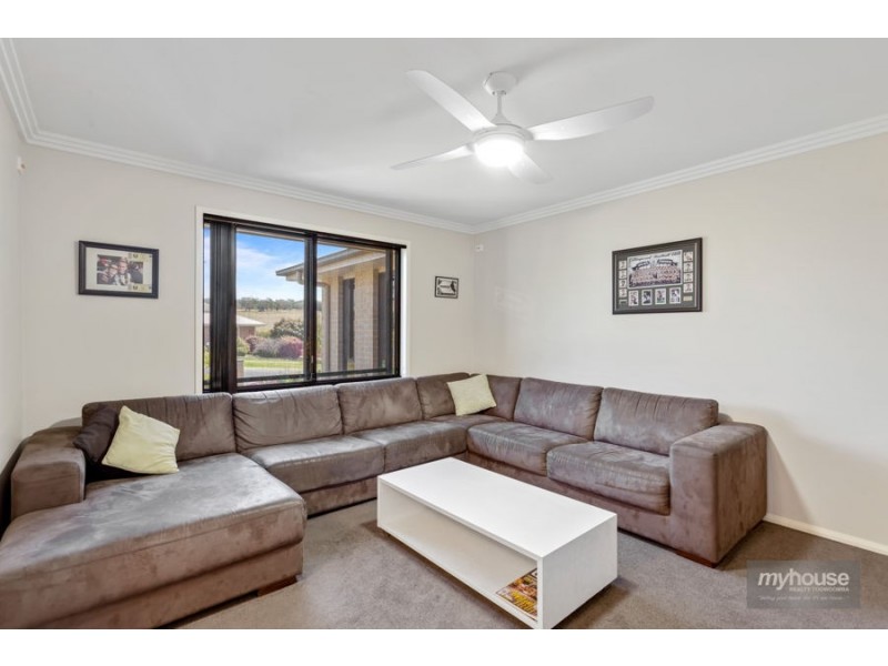 5 Curlew Street, Meringandan West QLD 4352