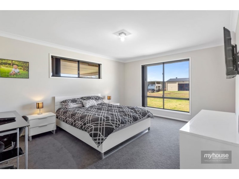 5 Curlew Street, Meringandan West QLD 4352