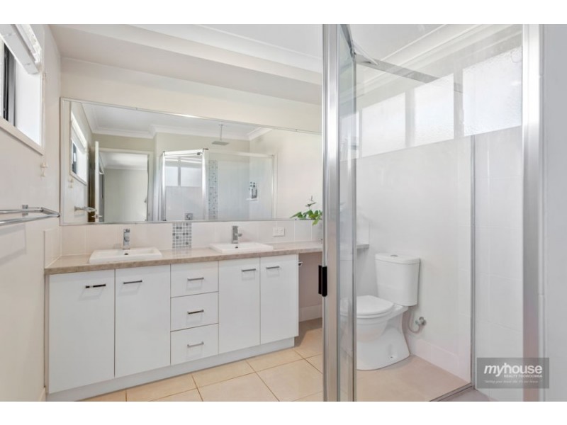 5 Curlew Street, Meringandan West QLD 4352