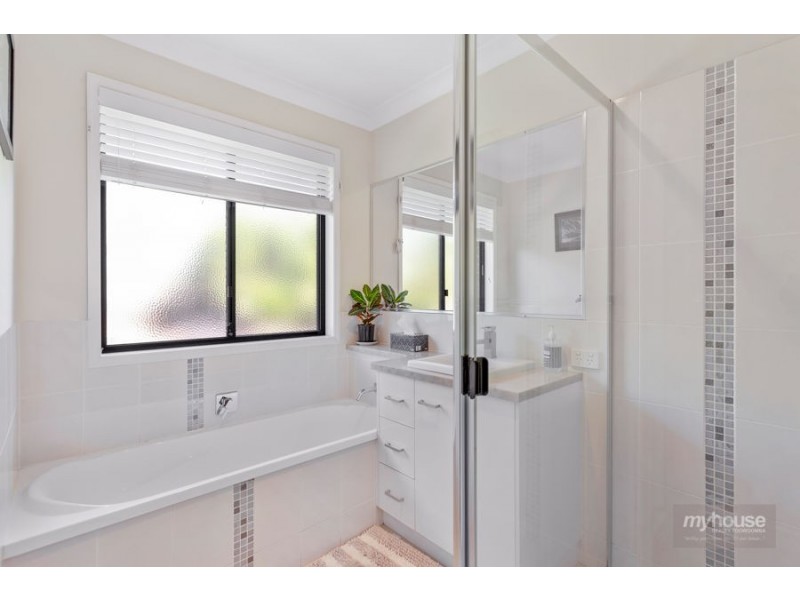 5 Curlew Street, Meringandan West QLD 4352