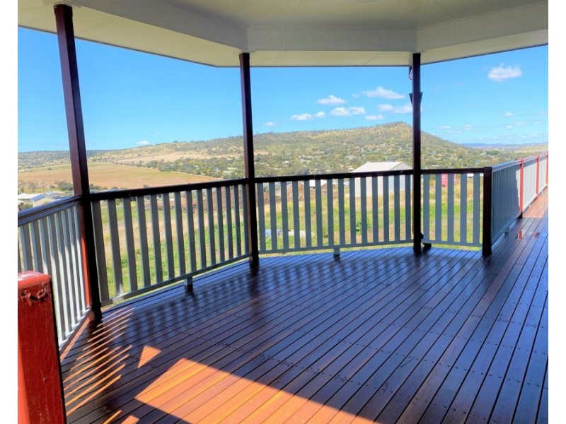 8 Southern Cross Drive, Kingsthorpe QLD 4400