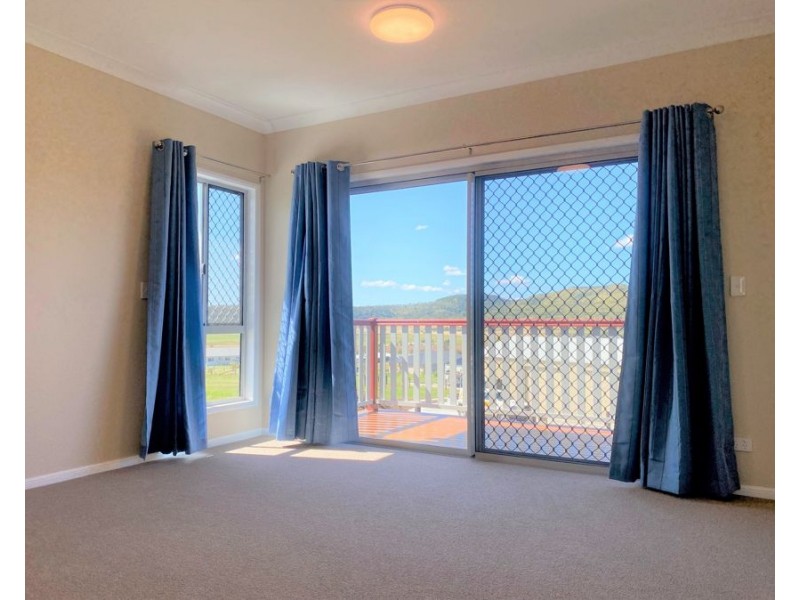 8 Southern Cross Drive, Kingsthorpe QLD 4400