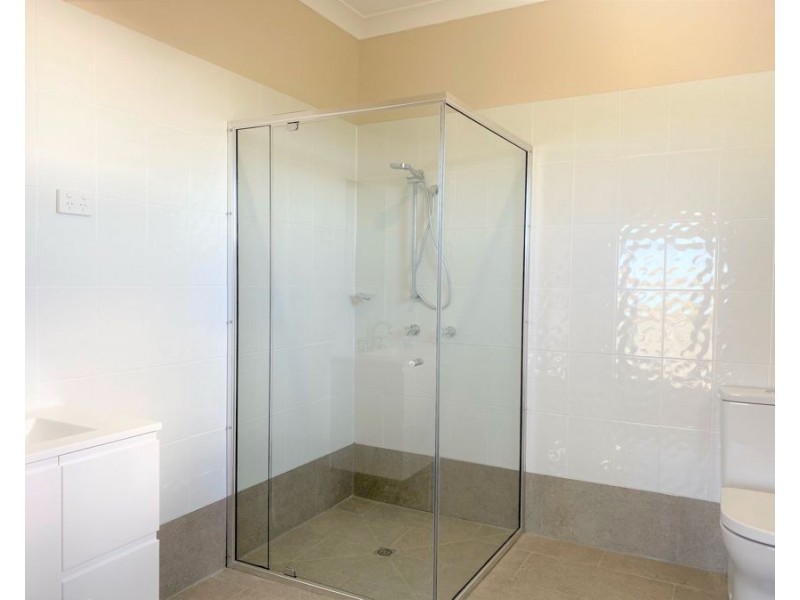 8 Southern Cross Drive, Kingsthorpe QLD 4400