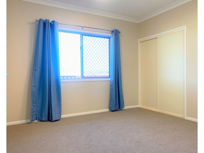 8 Southern Cross Drive, Kingsthorpe QLD 4400