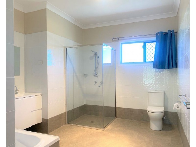 8 Southern Cross Drive, Kingsthorpe QLD 4400