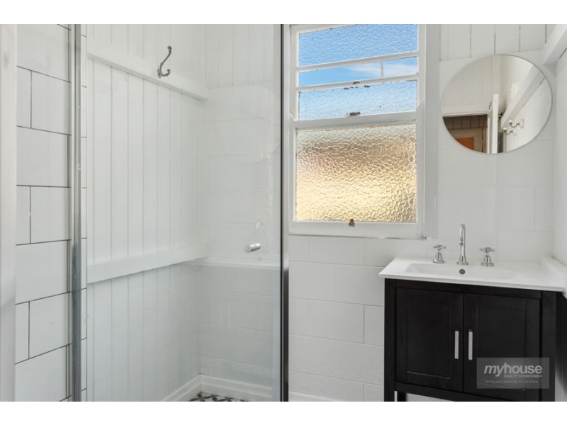 16 Glenvale Road, Harristown QLD 4350