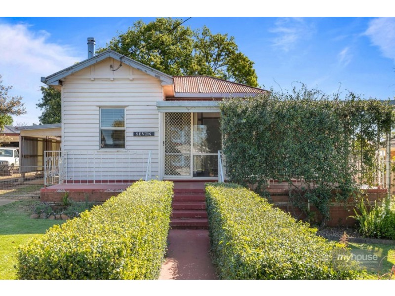 7 Fourth Avenue, Harristown QLD 4350