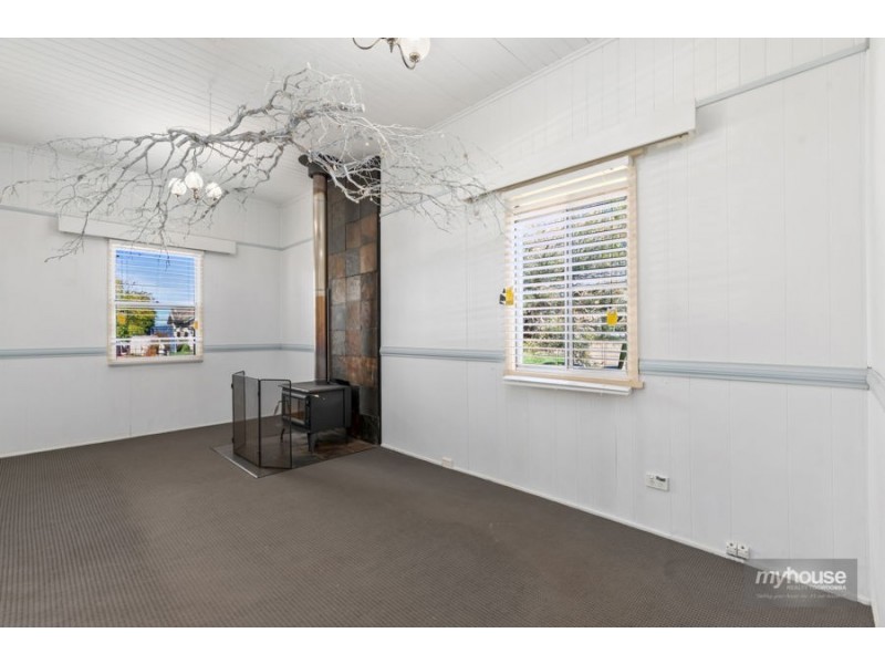 7 Fourth Avenue, Harristown QLD 4350