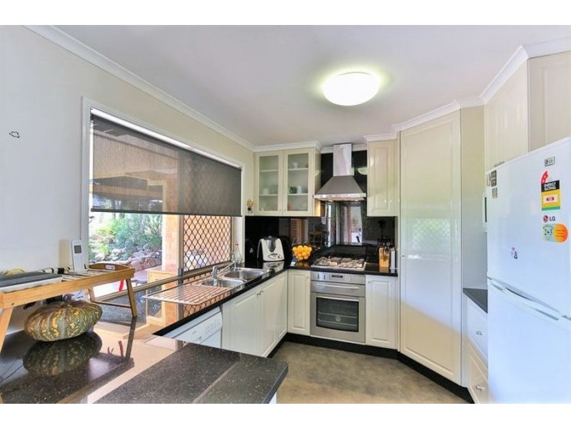 33 Gainsborough Drive, Glenvale QLD 4350