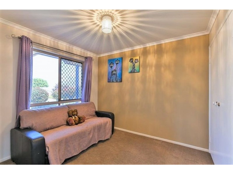 33 Gainsborough Drive, Glenvale QLD 4350