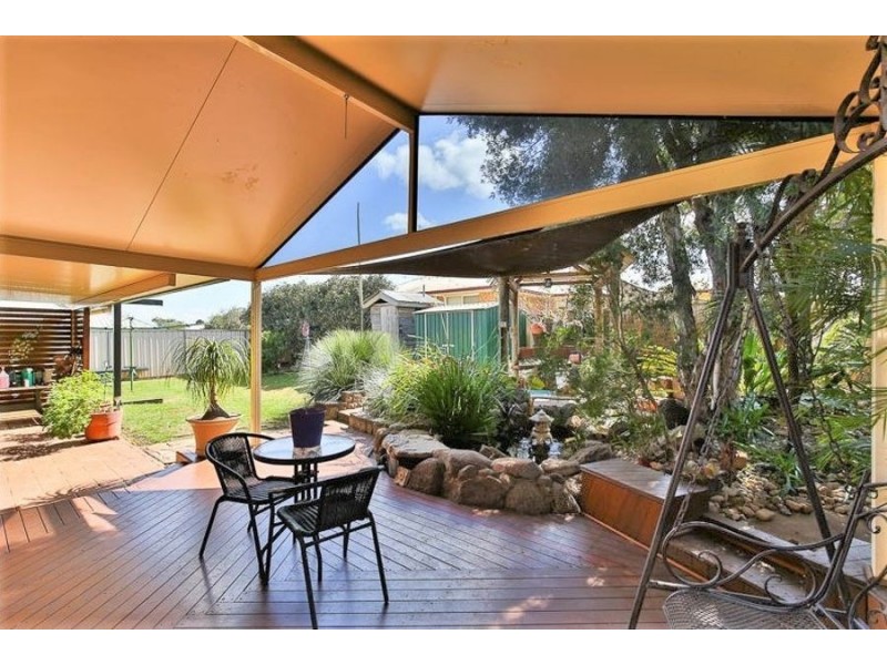33 Gainsborough Drive, Glenvale QLD 4350
