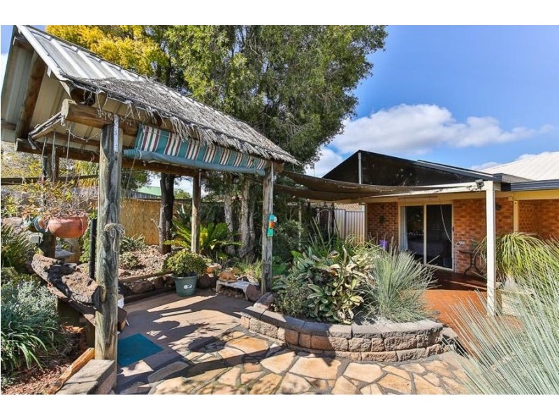 33 Gainsborough Drive, Glenvale QLD 4350