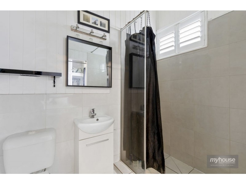 61 Mary Street, Mount Lofty QLD 4350
