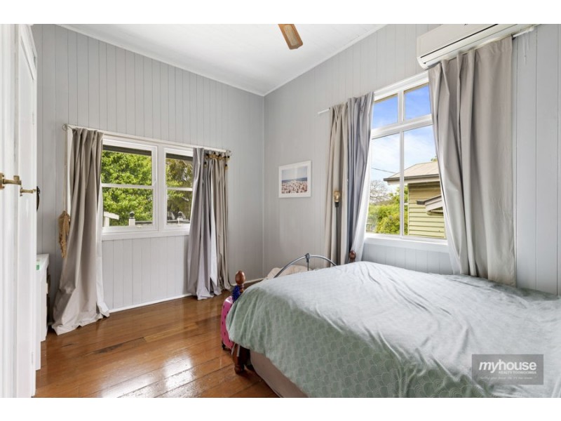 61 Mary Street, Mount Lofty QLD 4350