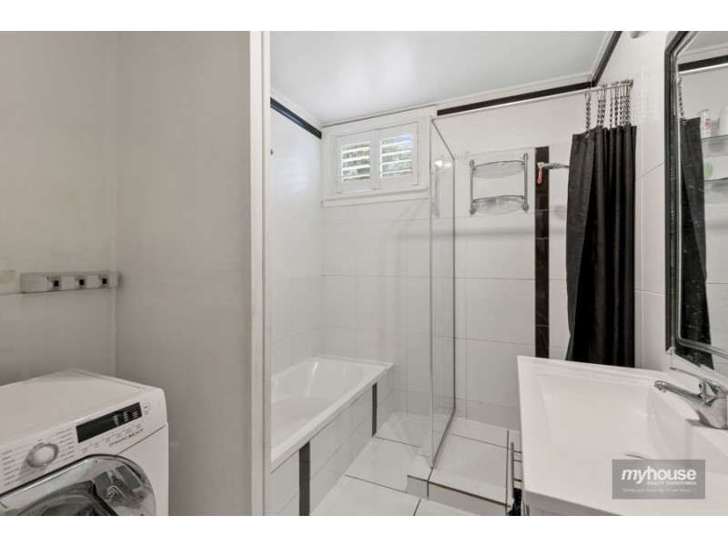 61 Mary Street, Mount Lofty QLD 4350