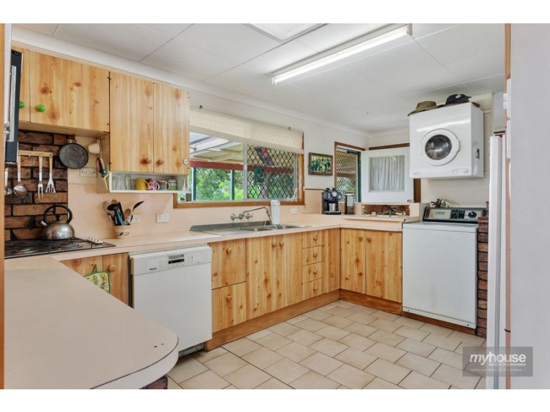 220 Meringandan Road, Kleinton QLD 4352