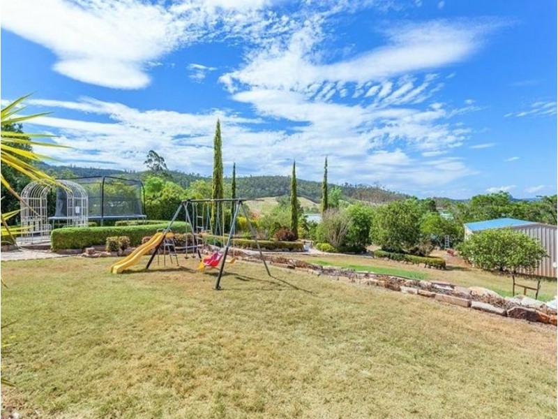 10 Debra Street, Withcott QLD 4352