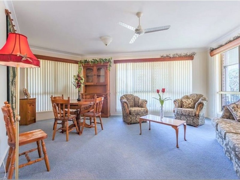 10 Debra Street, Withcott QLD 4352