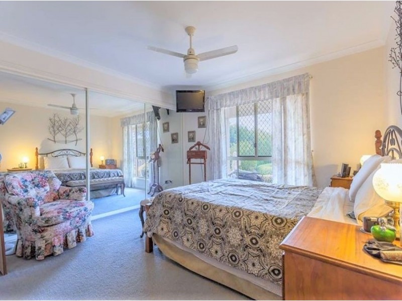 10 Debra Street, Withcott QLD 4352