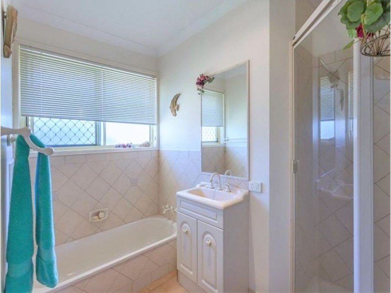 10 Debra Street, Withcott QLD 4352