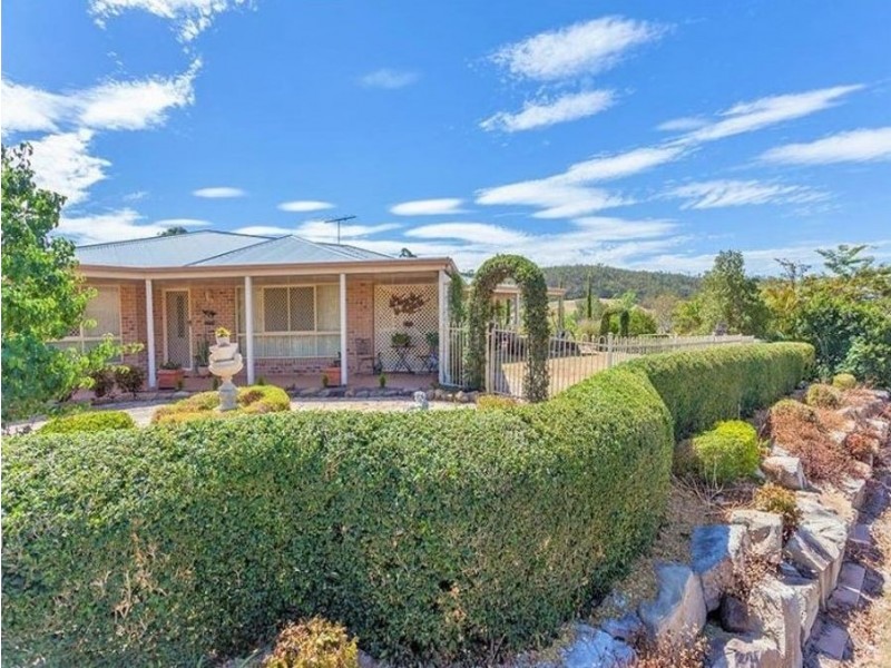 10 Debra Street, Withcott QLD 4352