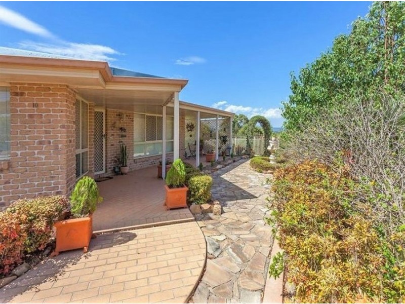 10 Debra Street, Withcott QLD 4352