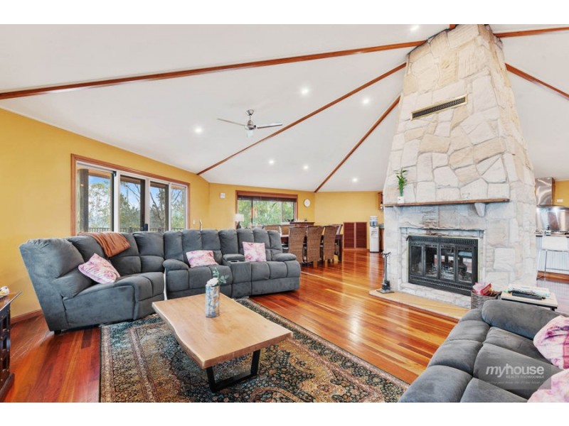 62 Skyline Drive, Blue Mountain Heights QLD 4350