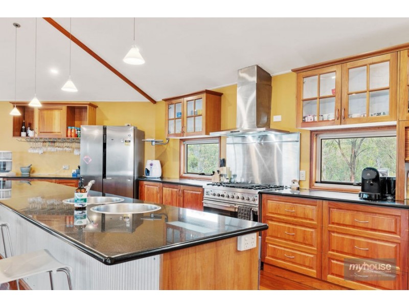 62 Skyline Drive, Blue Mountain Heights QLD 4350