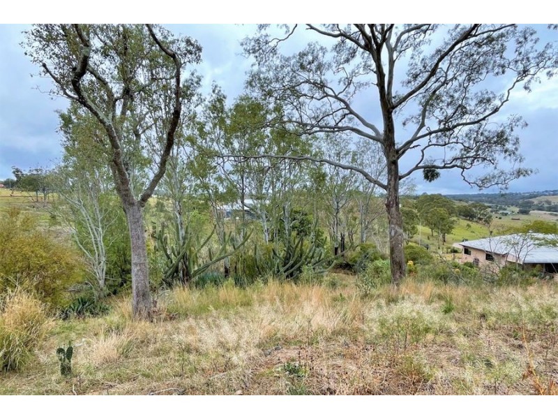 7 Birdsong Court, Gowrie Junction QLD 4352