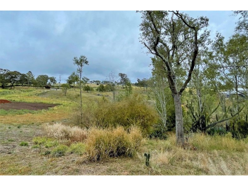 7 Birdsong Court, Gowrie Junction QLD 4352