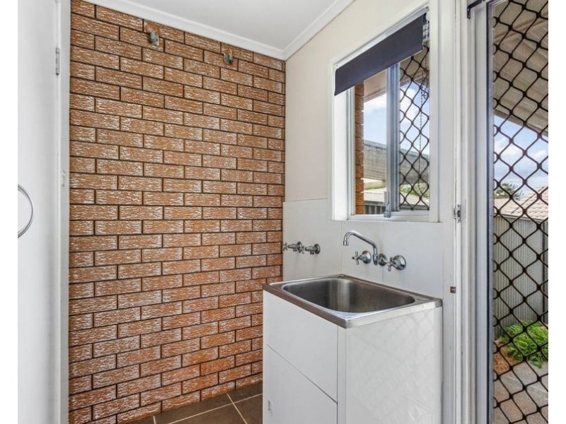 2/2 Doncaster Street, Newtown QLD 4350