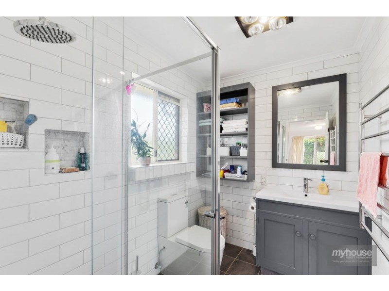 11 Handley Drive, Westbrook QLD 4350