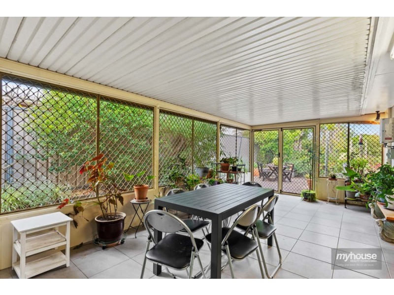 11 Handley Drive, Westbrook QLD 4350