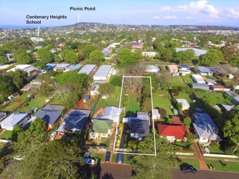 34 Llewellyn Street, Centenary Heights QLD 4350