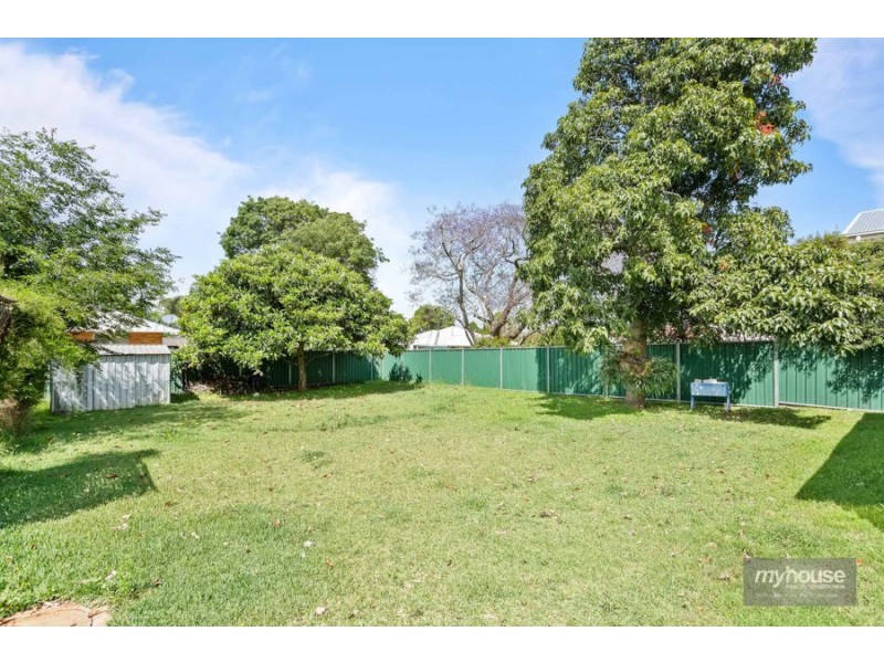 18 Rhyde Street, Mount Lofty QLD 4350