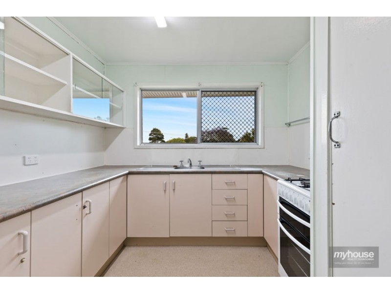 2 Dignan Street, Harristown QLD 4350