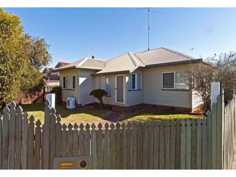 169 Holberton Street, Newtown QLD 4350