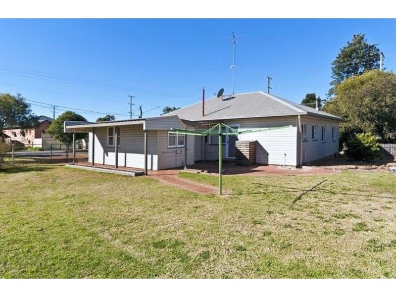 169 Holberton Street, Newtown QLD 4350