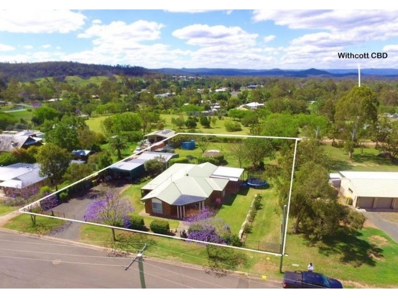 5 Vista Court, Withcott QLD 4352