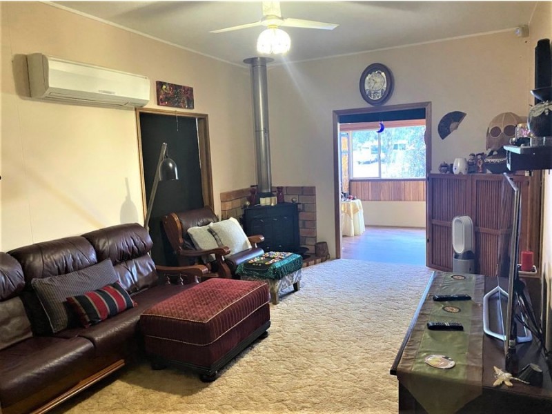 4 Alfred Street, Cambooya QLD 4358