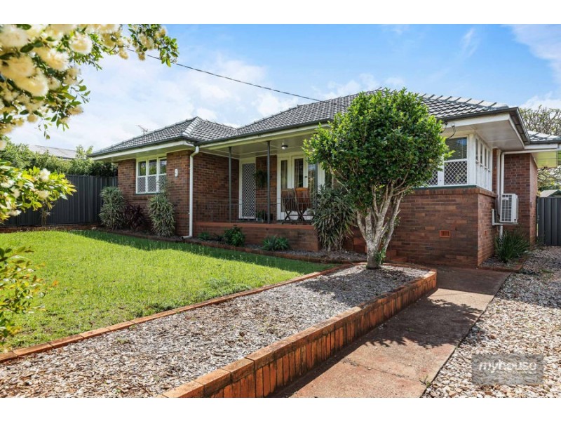 9 Drayton Road, Harristown QLD 4350