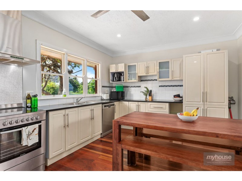 9 Drayton Road, Harristown QLD 4350